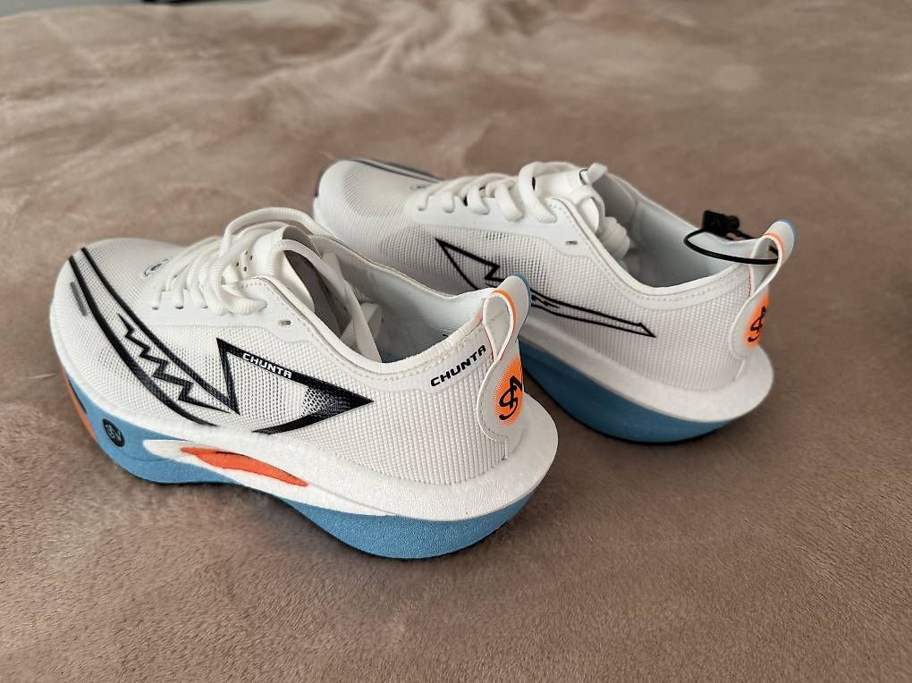 Scarpe da uomo: Laufschuhe / Marathonschuhe Chunta – Usato da Steffisburg venduto da sky7000