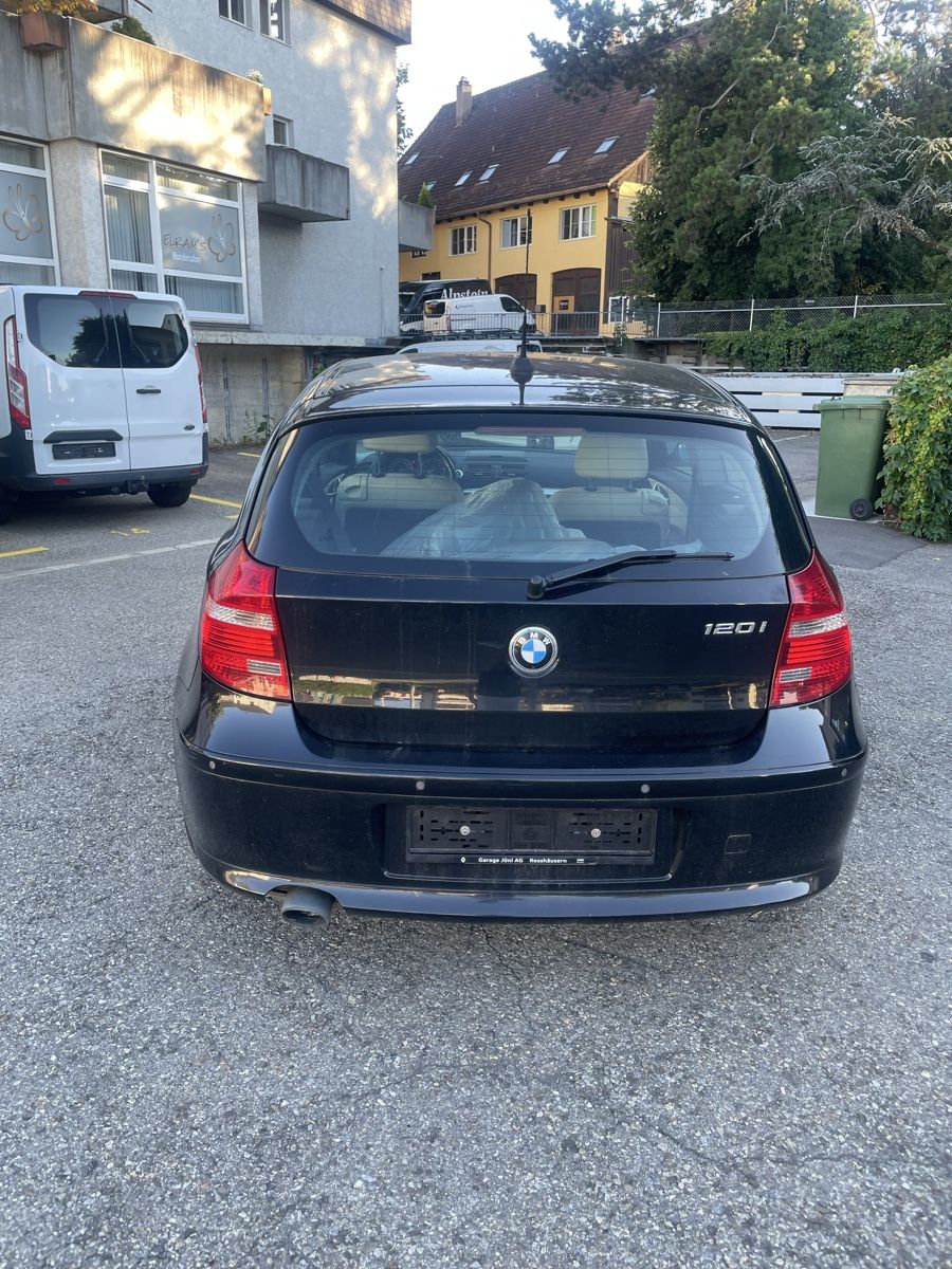 BMW Autos: BMW 120i AUTOMAT – D'occasion à Winterthur par TopAC22 5