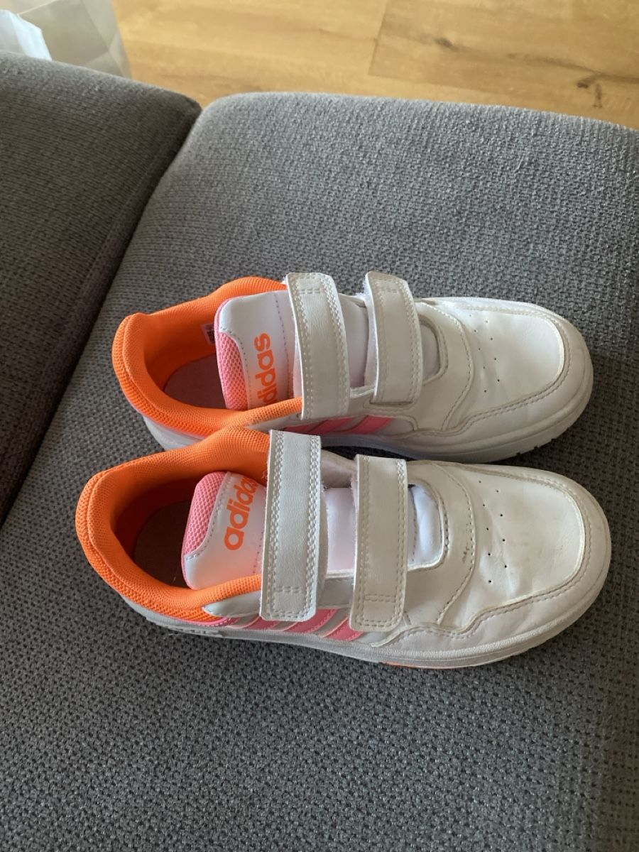 Adidas Scarpe per ragazzi: Turnschuh Adidas 32 – Usato da Läufelfingen venduto da Alles_Garantie 8