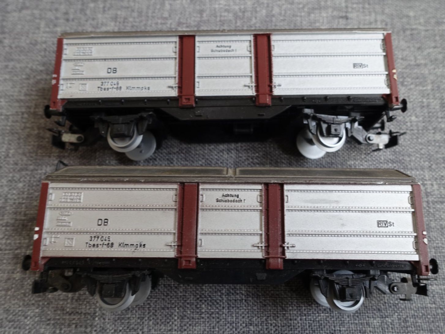 Kleinbahn Modelleisenbahnen: KLEINBAHN 2x No. 309 DB Güterwagen mit Schiebedach, -wänden – Gebraucht aus Wallbach von Sarrows 2