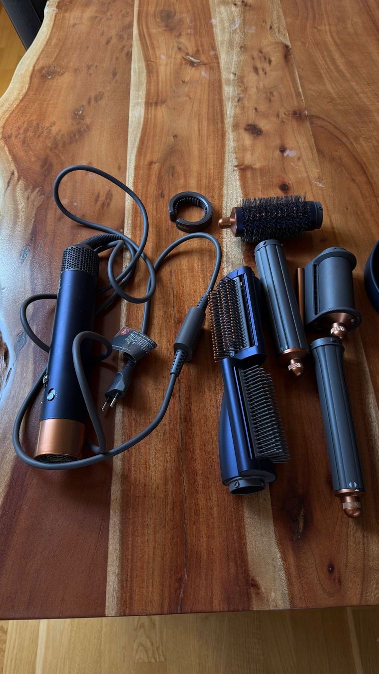 Dyson Asciugacapelli: Haar Styler Dyson – Usato da Oberdiessbach venduto da mik_59zv 1