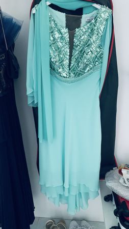 Festliches Cocktailkleid mintgrün mit Pailletten, Gr. 40/42