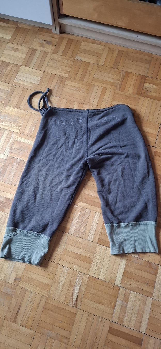 Diesel Pantaloni: Diesel pantalon 3/4, taille S  – Usato da Carouge GE venduto da mon_x9y7