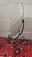 Schöner Schminkspiegel, oval, Metall, schwarz, Vintage