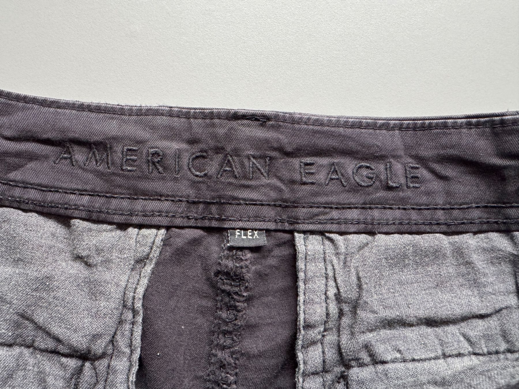 American Eagle Pantaloni: American Eagle Flex short Cargo W31 bermuda 6 pockets – Usato da Neuchâtel venduto da _Easy_to_Find_ 1