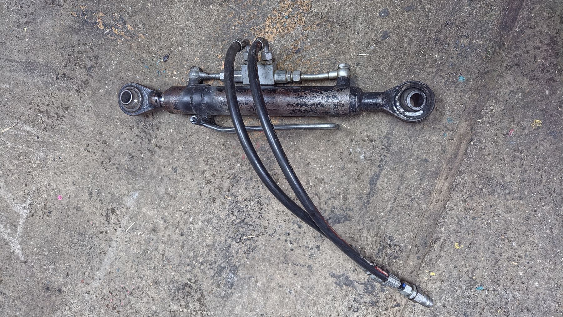 Sonstiges Fahrzeugzubehör: Hydraulischer Oberlenker Kat2 – Gebraucht aus Ufhusen von kne_t52g 2
