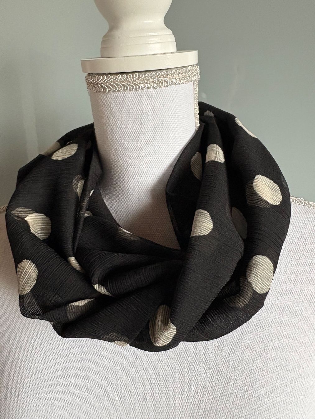 Foulard & Sciarpe: Loop doppelt gelegt wie abgebildet – Nuovo (secondo la descrizione) da Grenchen venduto da nethy