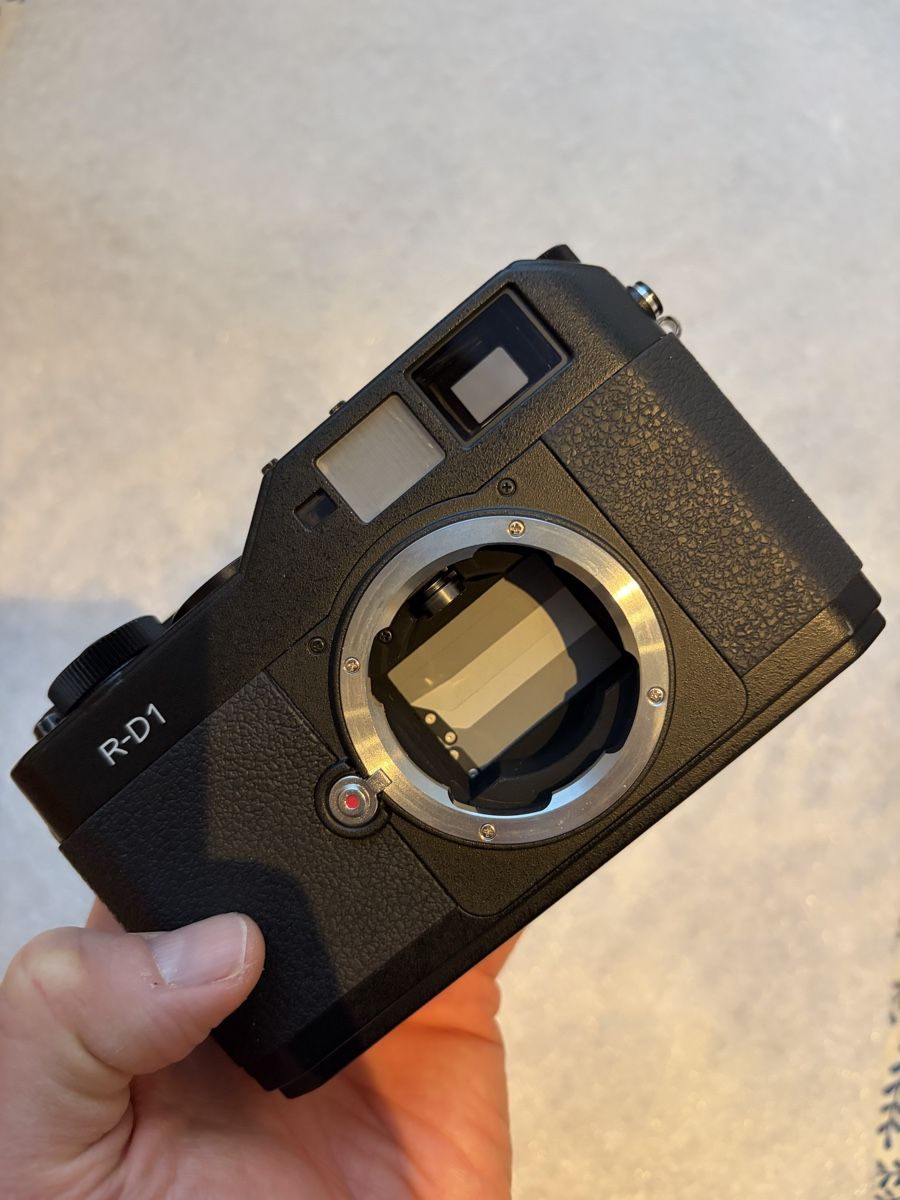 Epson Kamera: Epson R-D1 Digital Rangefinder Camera – Gebraucht aus Mont-sur-Rolle von MsRVD