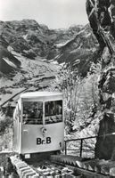 Braunwald   GL  -   Drahtseilbahn vor dem Tunneleingang