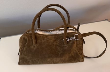 Stylish Wildleder Umhängetasche in Olivgrün ZARA
