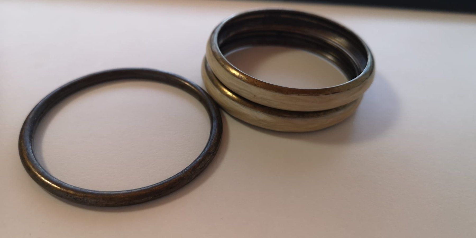 Bracciali & Braccialetti: 3 Armreifen – Usato da Herisau venduto da Seyashop1