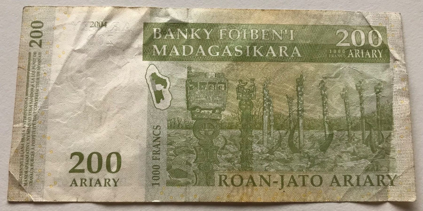 Banconote: Madagaskar 200 Ariary 2004 – Usato da Algetshausen venduto da Carrhard 1
