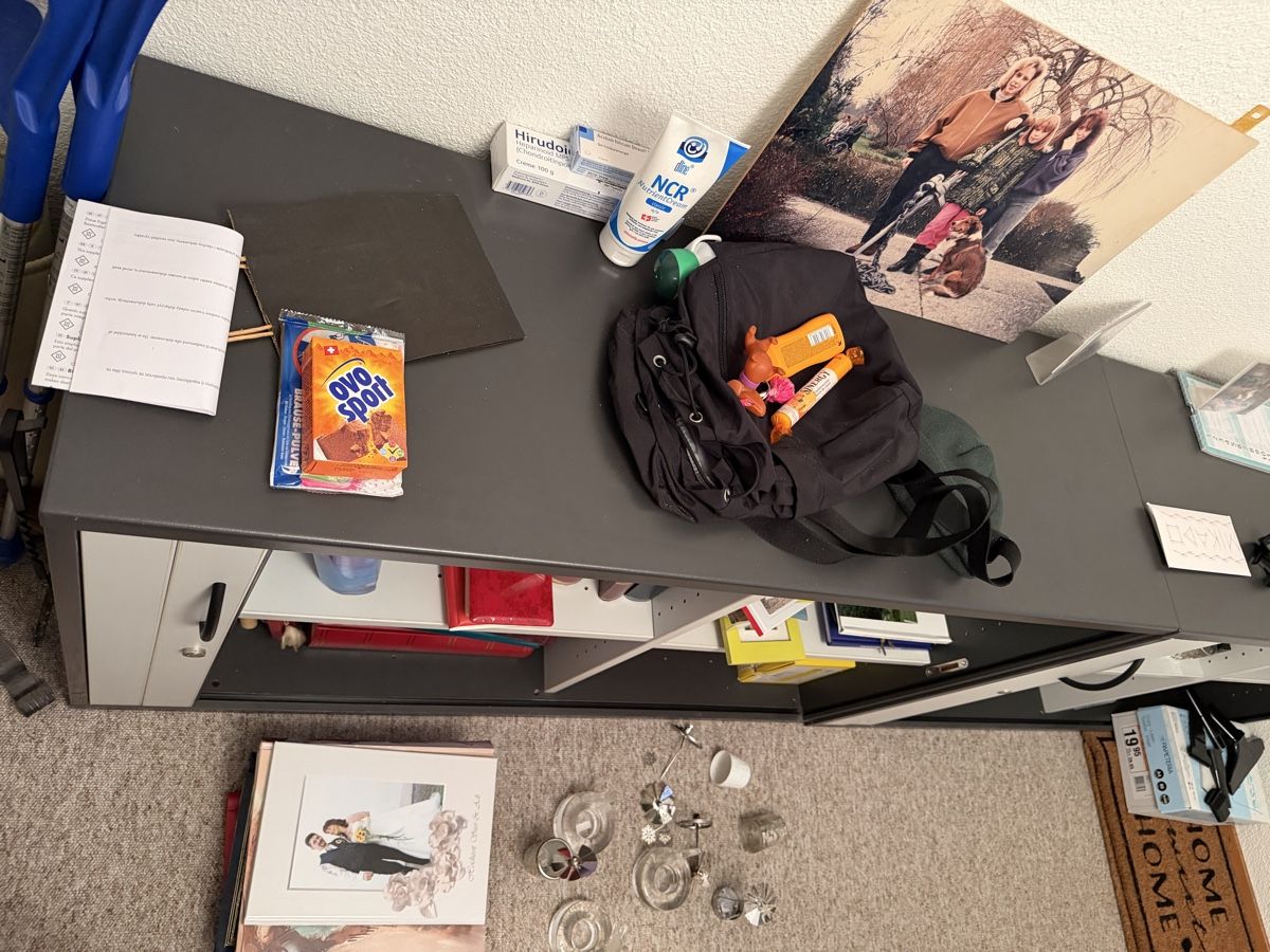 Armadi: Büroschrank – Usato da Romanshorn venduto da Honeyloops-1993 1