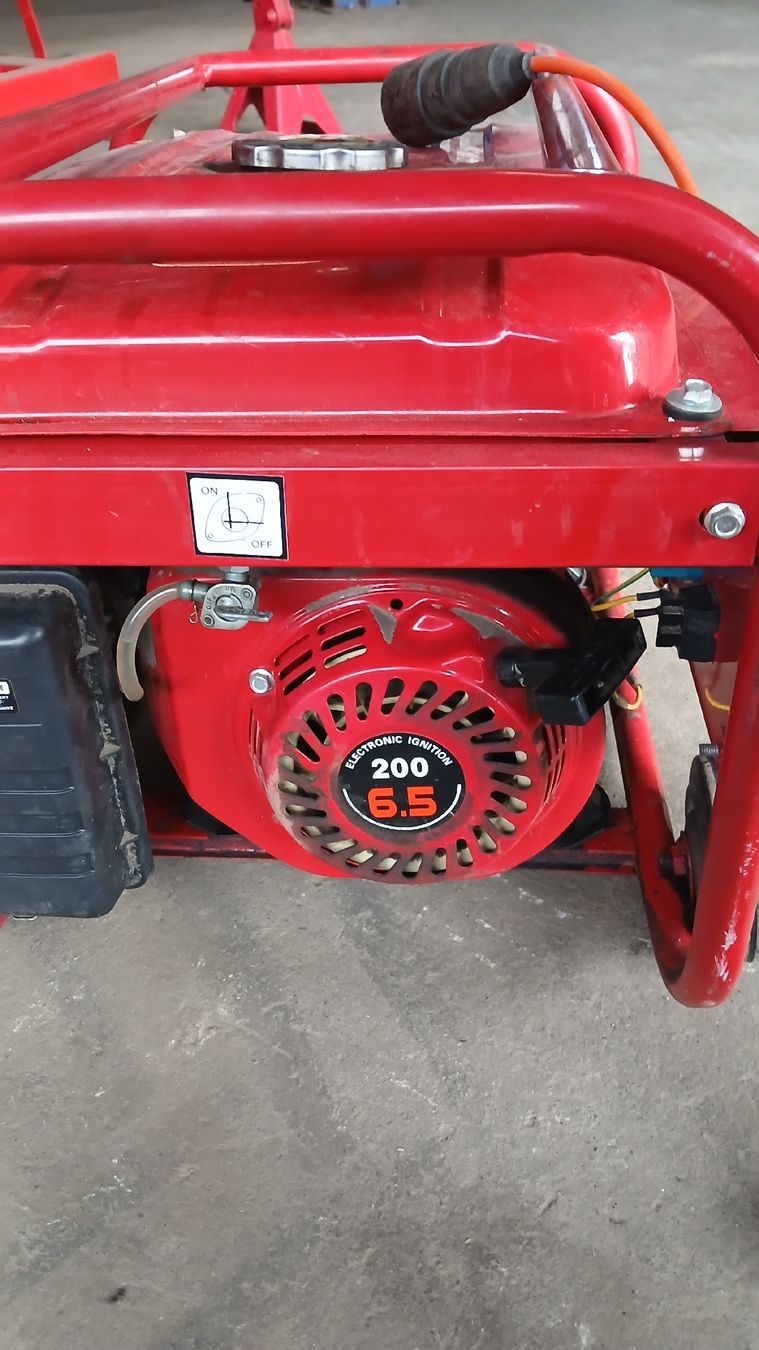 Générateurs de courant: Génératrice 3.5 kw – D'occasion à saignelégier par Lulusf 2