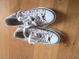 Schuhe mit Einhorn-Motiv, Grösse 33  Top Zustand!