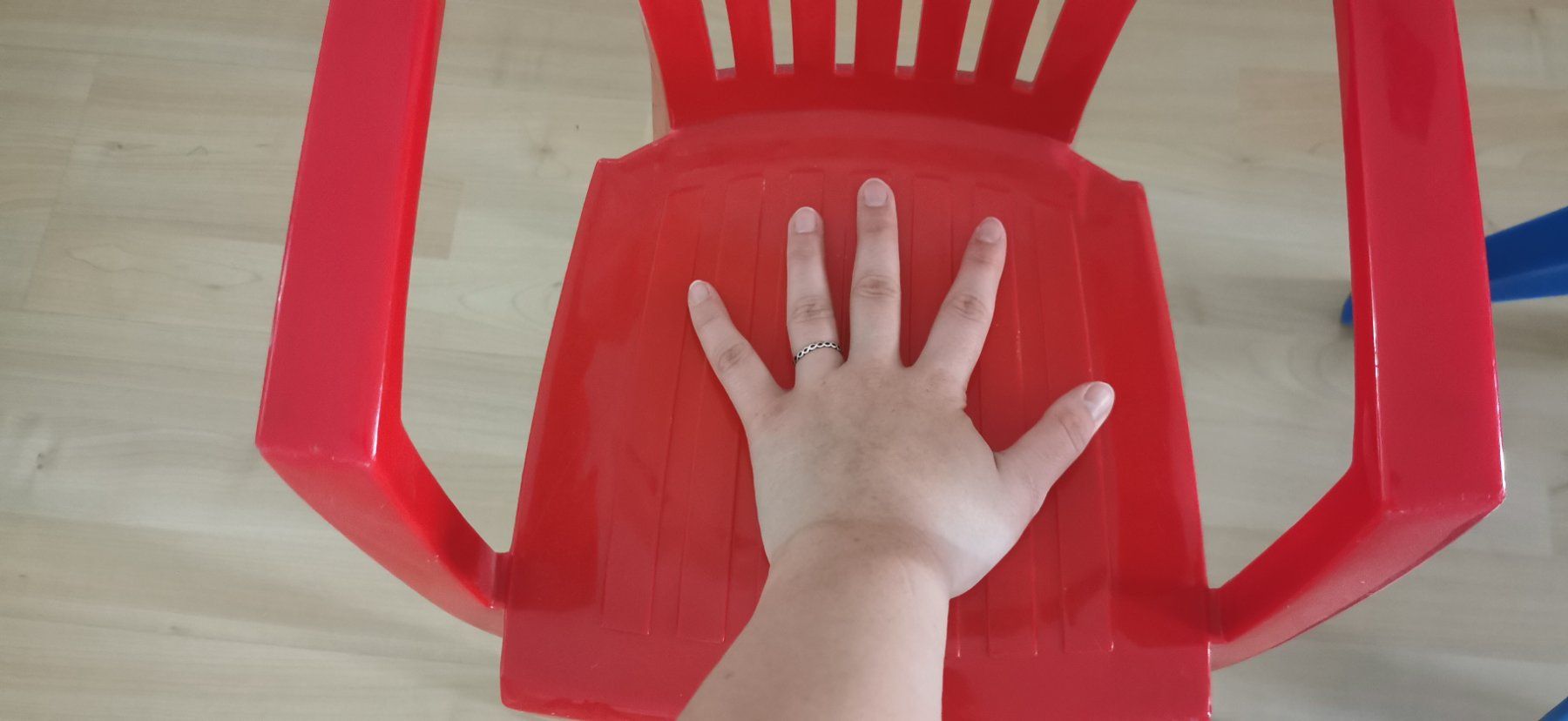 Sedie: Chaises enfants en plastique – Usato da Tavannes venduto da shannonmeylan2003 1