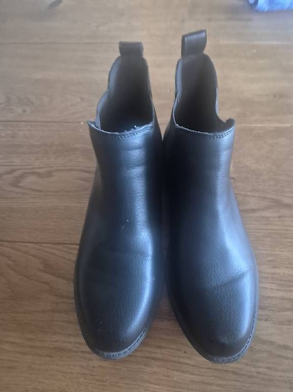 H&M Scarpe da donna: Elegante Damen Boots Grösse 40 – Usato da Koppigen venduto da abu_5syv