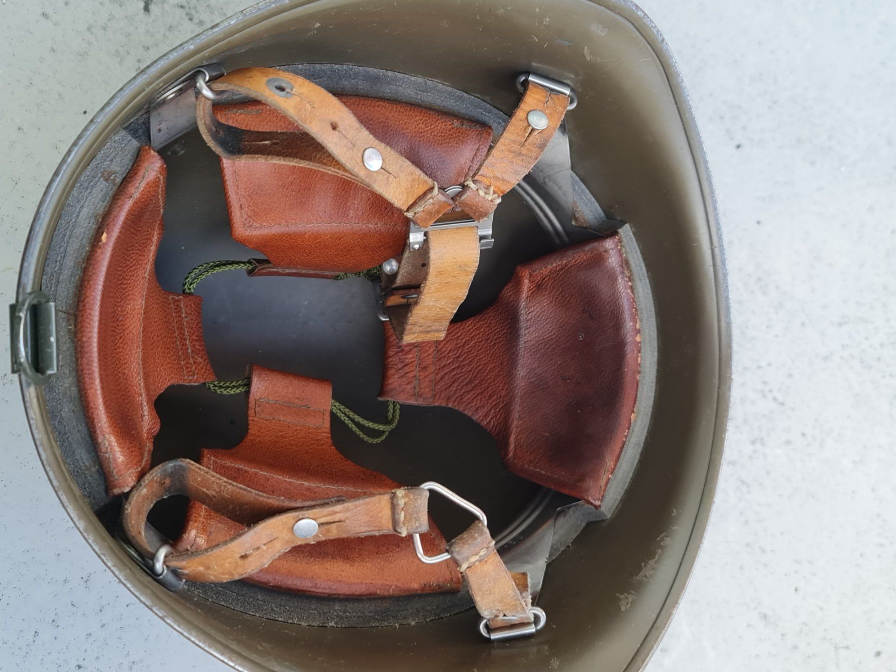 Uniformi & Effetti personali: Militärhelm – Usato da Sins venduto da tomeks 4
