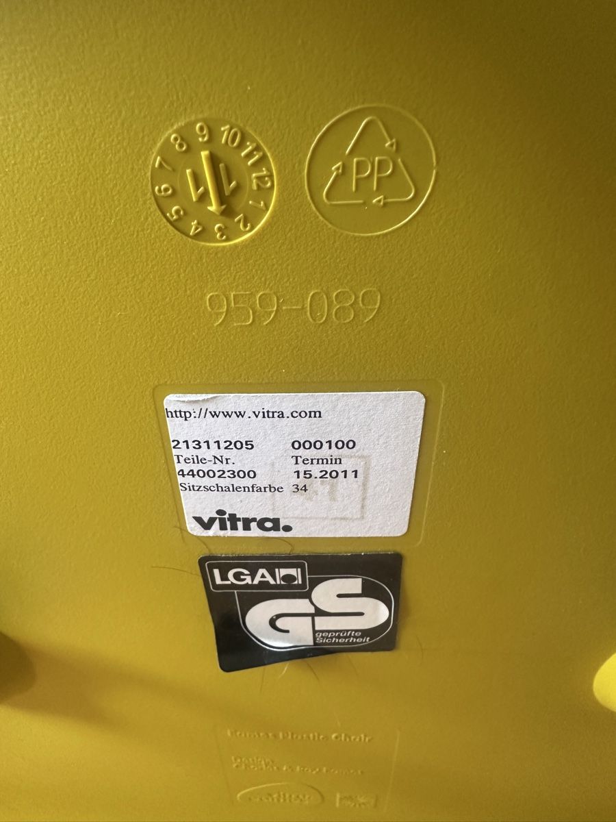 Vitra Sedie: Vitra Eames Sidechair – Usato da Triesenberg venduto da Anna_B1 3