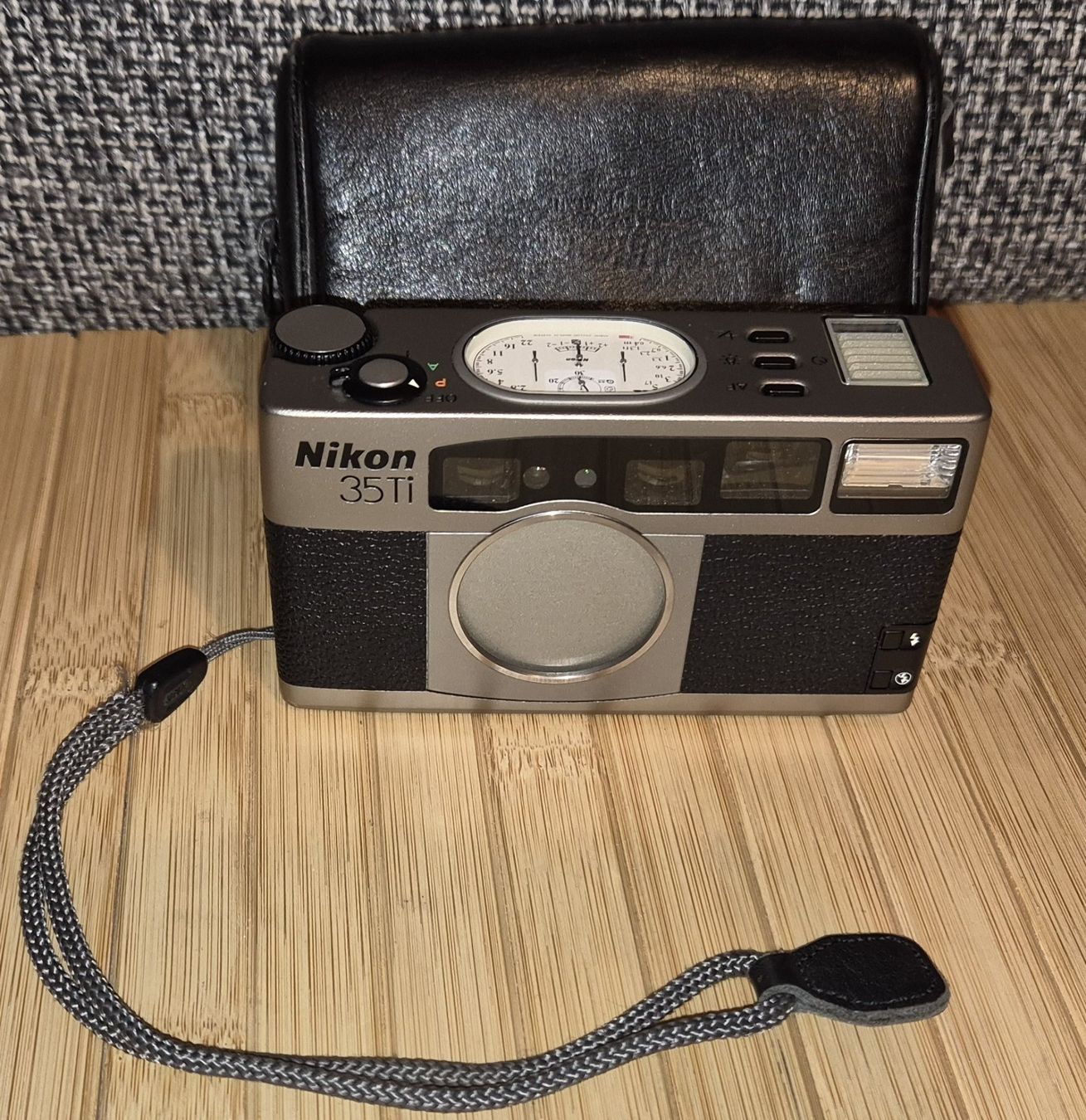 Nikon Fotocamera: Nikon 35 Ti – Usato da Basel venduto da Kurioses 5