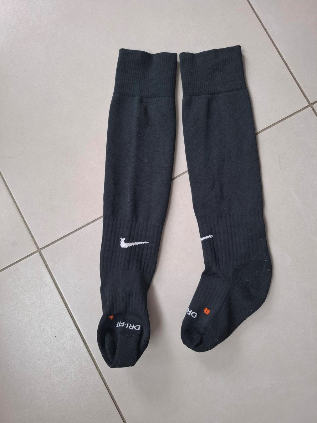 Calze per bambini: Chaussettes de foot Nike noires – Usato da Porrentruy venduto da Piquetix