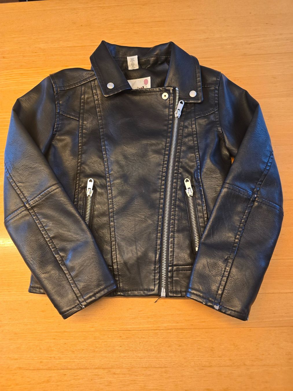 Giacche & Cappotti: Imitierte Lederjacke für Mädchen Gr. 122 – Usato da Diepoldsau venduto da komando2