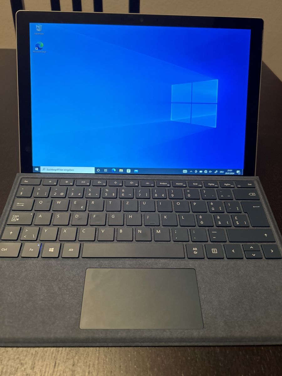 Microsoft Notebooks: Microsoft Surface Pro Sehr Gutem Zustand – Gebraucht aus Gerzensee von  6