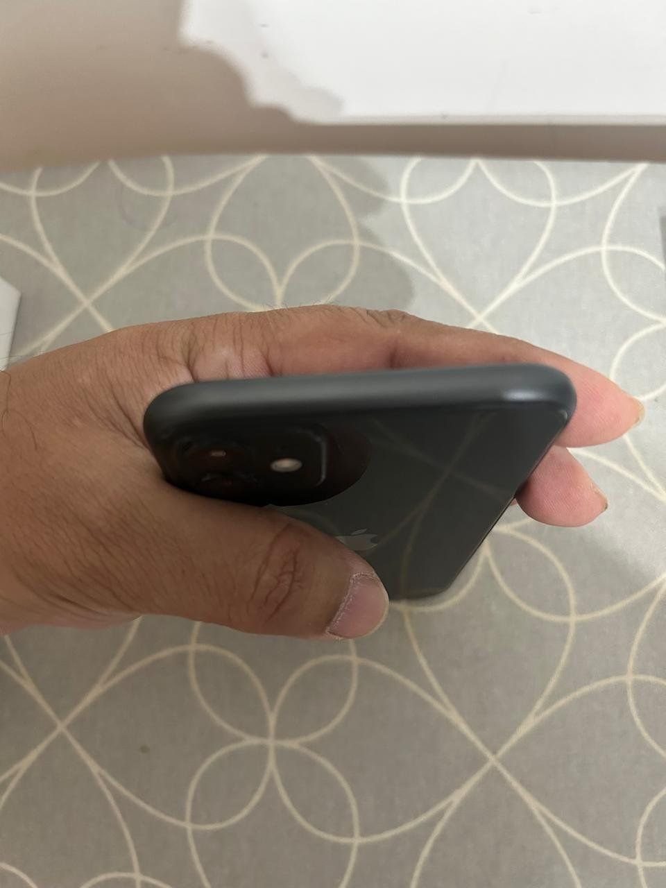 Apple Telefoni cellulari / Smartphones: iPhone 11/ 64 GB/iOS 26.6 – Usato da Basel venduto da rat_7r5v 4