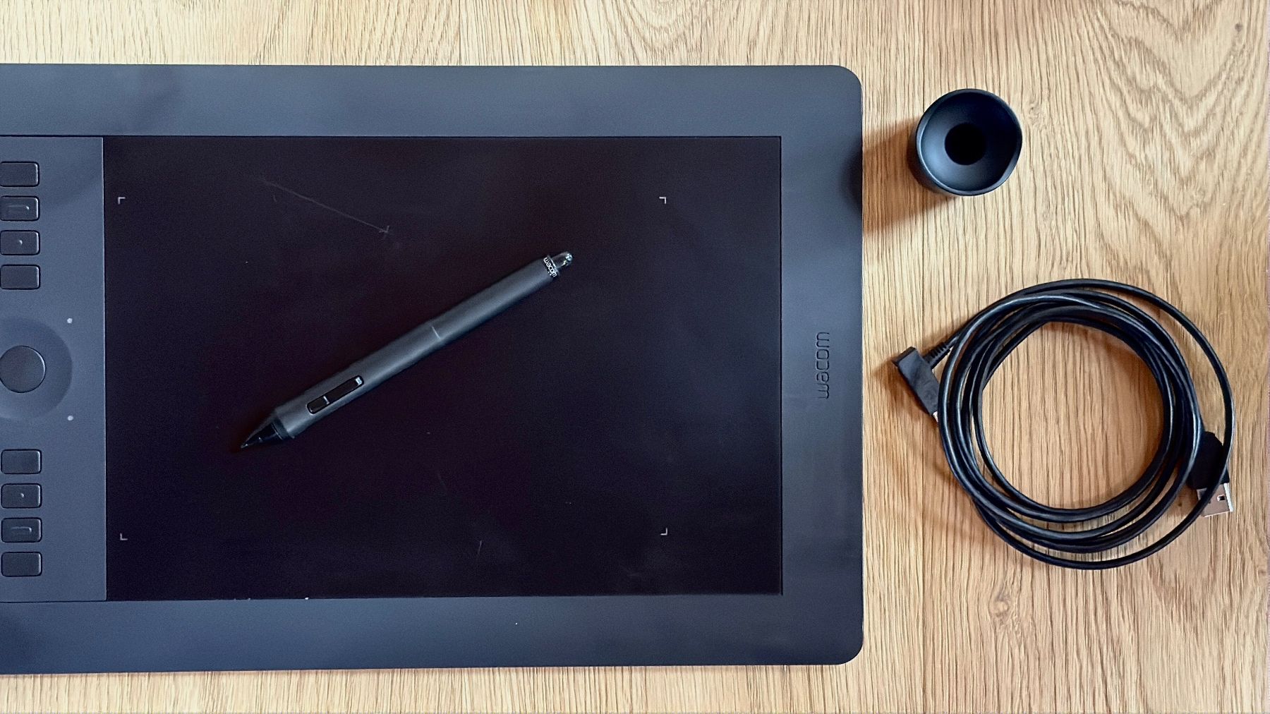 Wacom Tablettes PC: Wacom Intuos Pro M Grafiktablett – D'occasion à Berg SG par elcapitan02 2