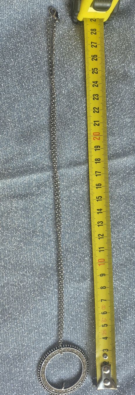 Catenine: Collana cerchio con strass e pendente metallo argentato – Usato da Giubiasco venduto da Stefaniav 3