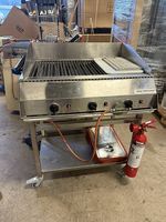 Professioneller Gasgrill von Aeschlimann,  Modell MA 850 G