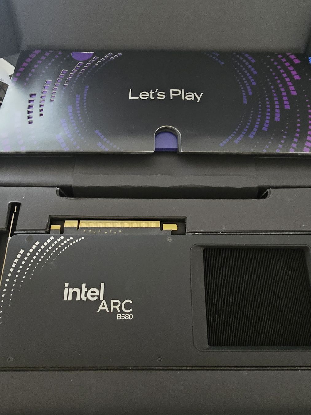 Intel Schede grafiche: Intel Arc B580 Limited Edition – Nuovo (secondo la descrizione) da Meyrin venduto da Kudo97 1