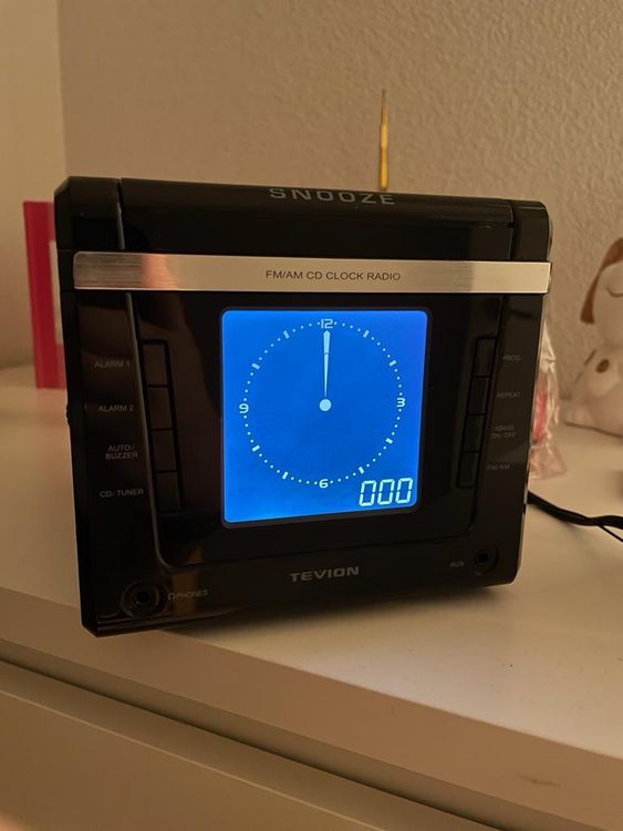 Radiowecker mit CDPlayer, gebraucht im super Zustand Kaufen auf Ricardo