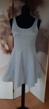 🌿  gr M Skater kleid Hellgrau, ärmellos, Gr. 40 Sportlich