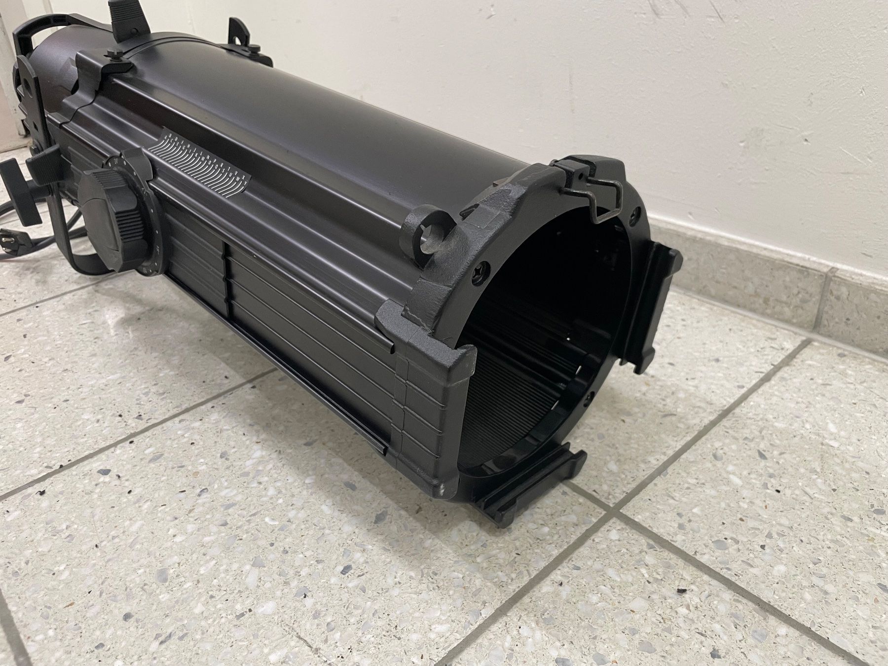 Lampade: Scheinwerfer ETC 750W – Usato da Hittnau venduto da pianokeller 1