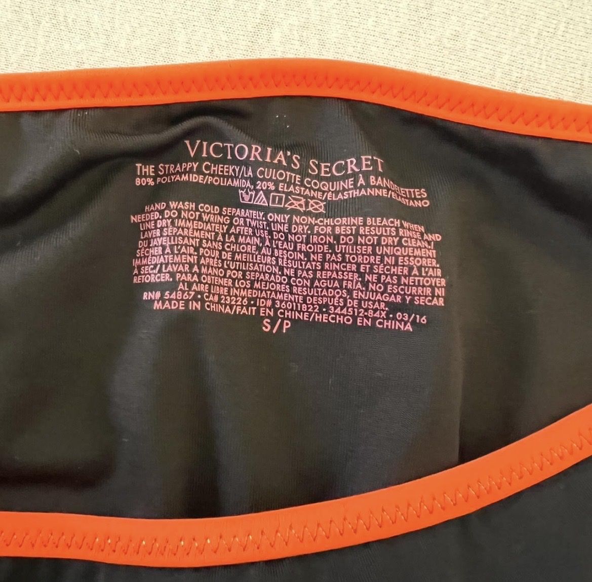 Victoria's Secret Costumi da bagno & Bikini: Victoria’s Secret bikini bottoms – Nuovo (secondo la descrizione) da Stäfa venduto da bambinas 1