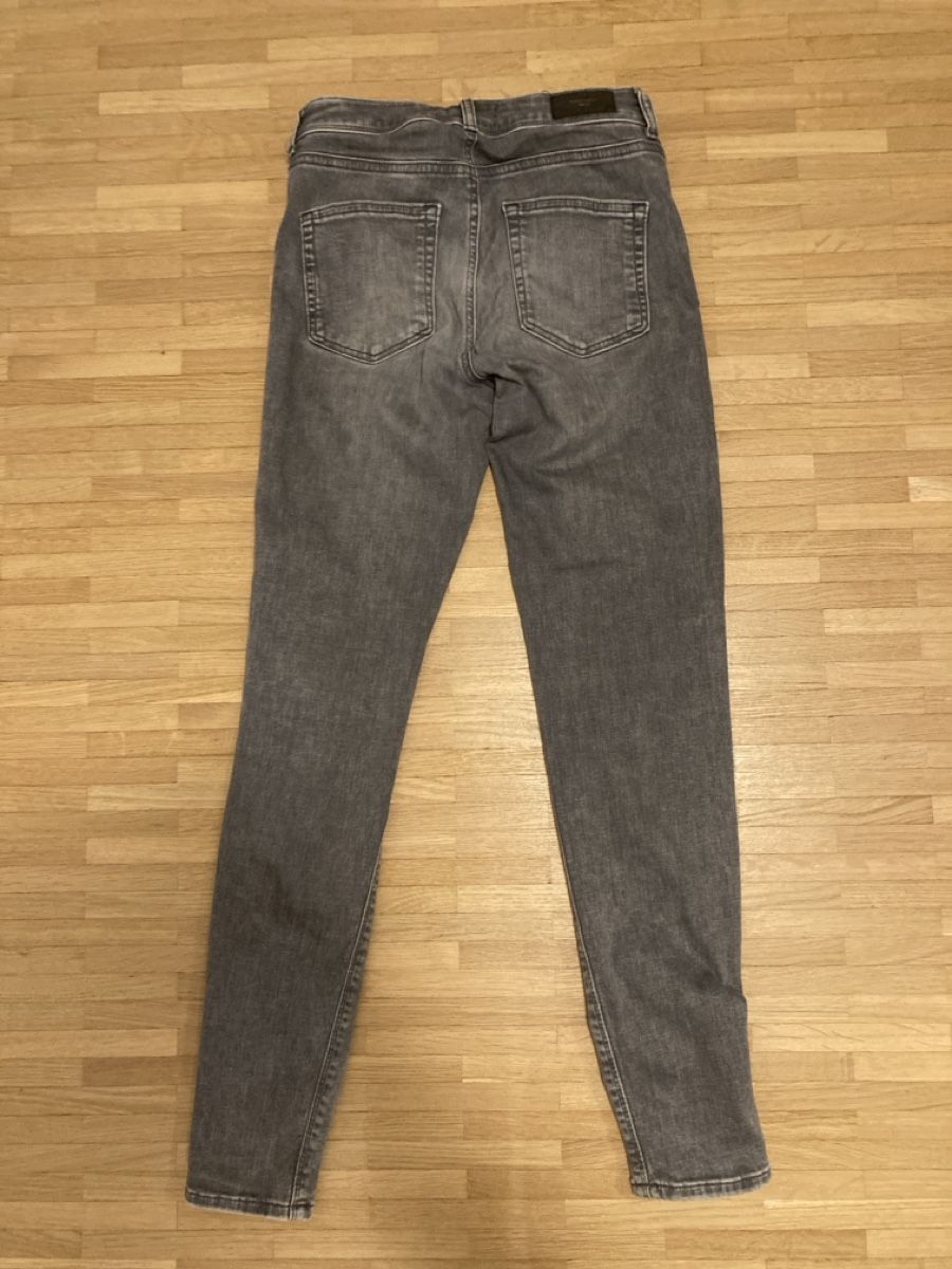 Vero Moda Jeans: Graue Jeans – Usato da Urtenen-Schönbühl venduto da alessibas 1
