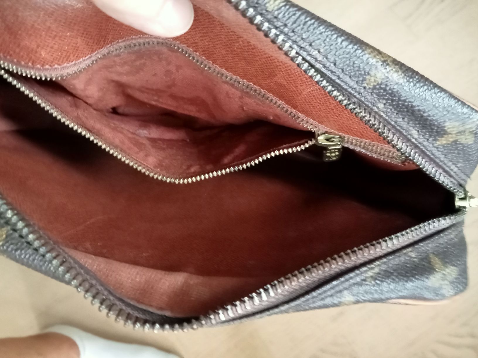 Louis Vuitton Borse da donna: Louis Vuitton Trocadero 24 – Usato da spreitenbach venduto da duftkissen 2