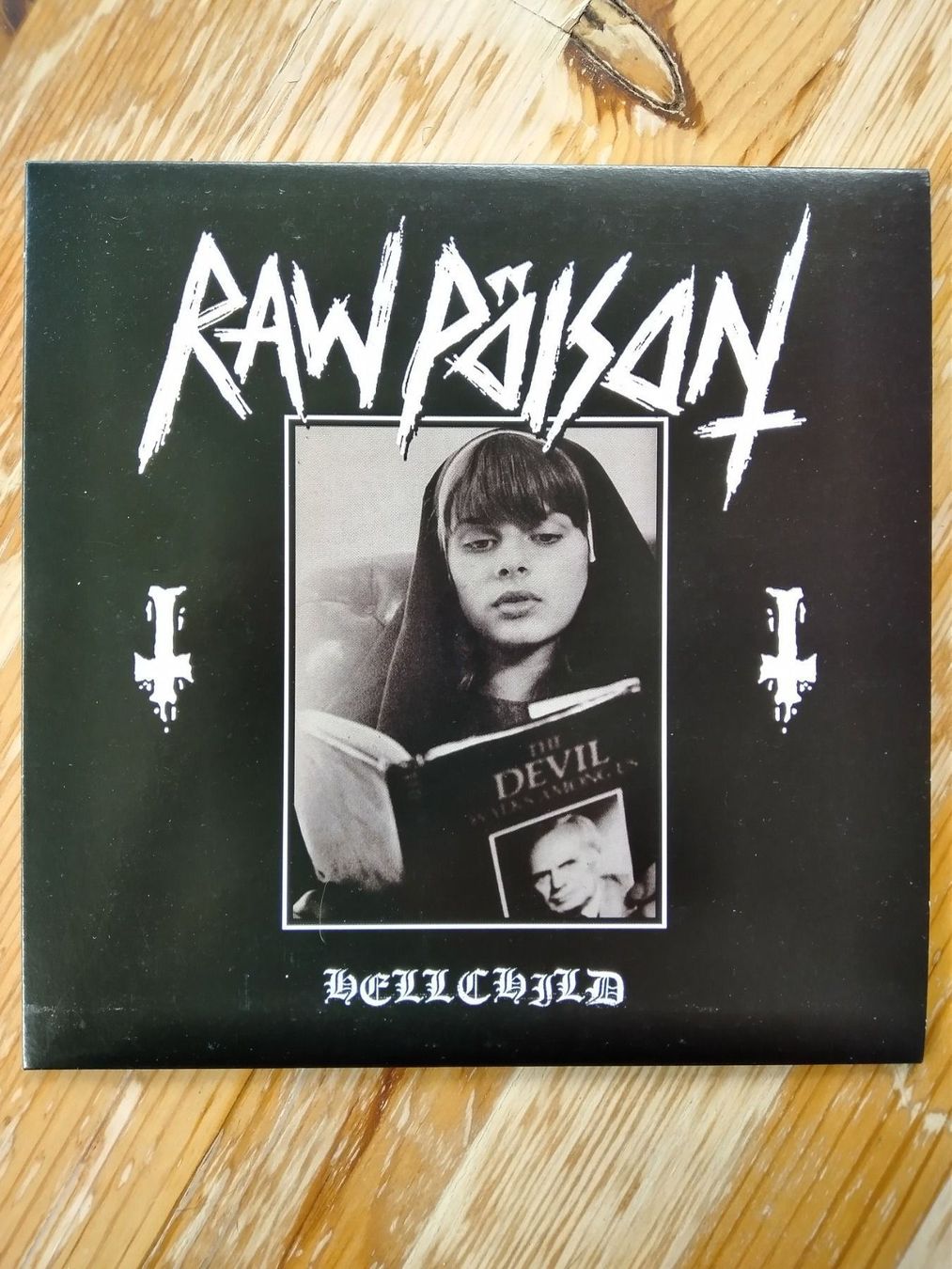 Dischi in vinile: Raw Poison - Hellchild (Ltd. Edition) – Nuovo (secondo la descrizione) da Menznau venduto da khold82