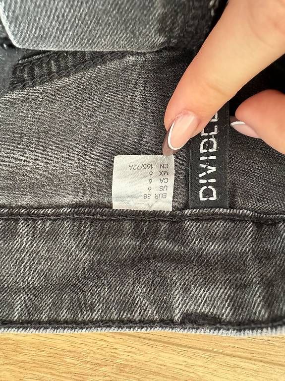 Jeans: Graue Jeans von H&M – Usato da Zug venduto da pav_gj7p 3