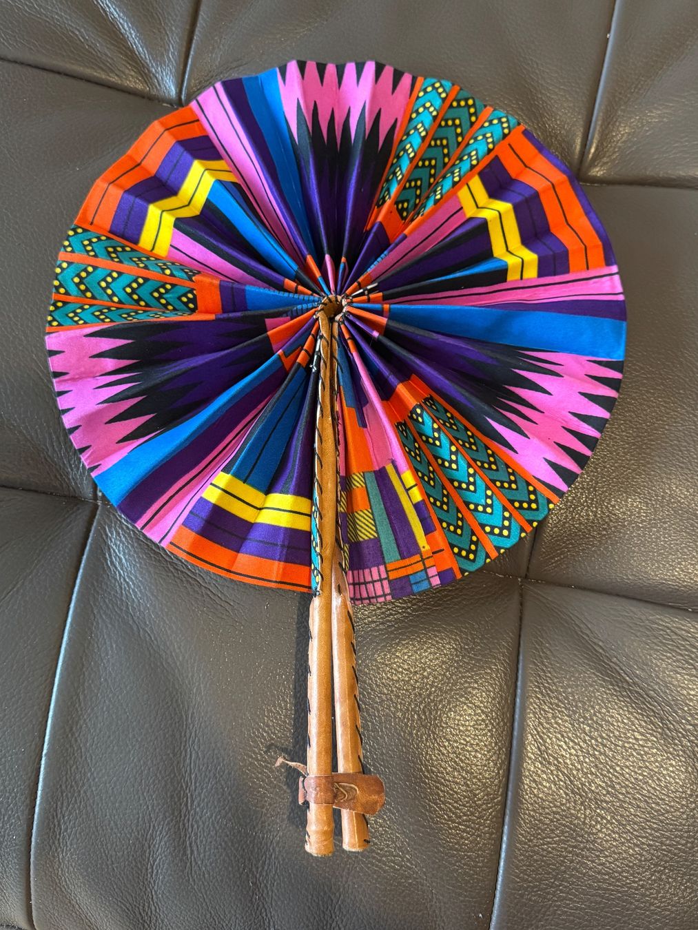 Tutte le decorazioni: Afrikanischer Handfächer - Ankara Druck Handfächer – Usato da Genève venduto da Greg_8ff 2