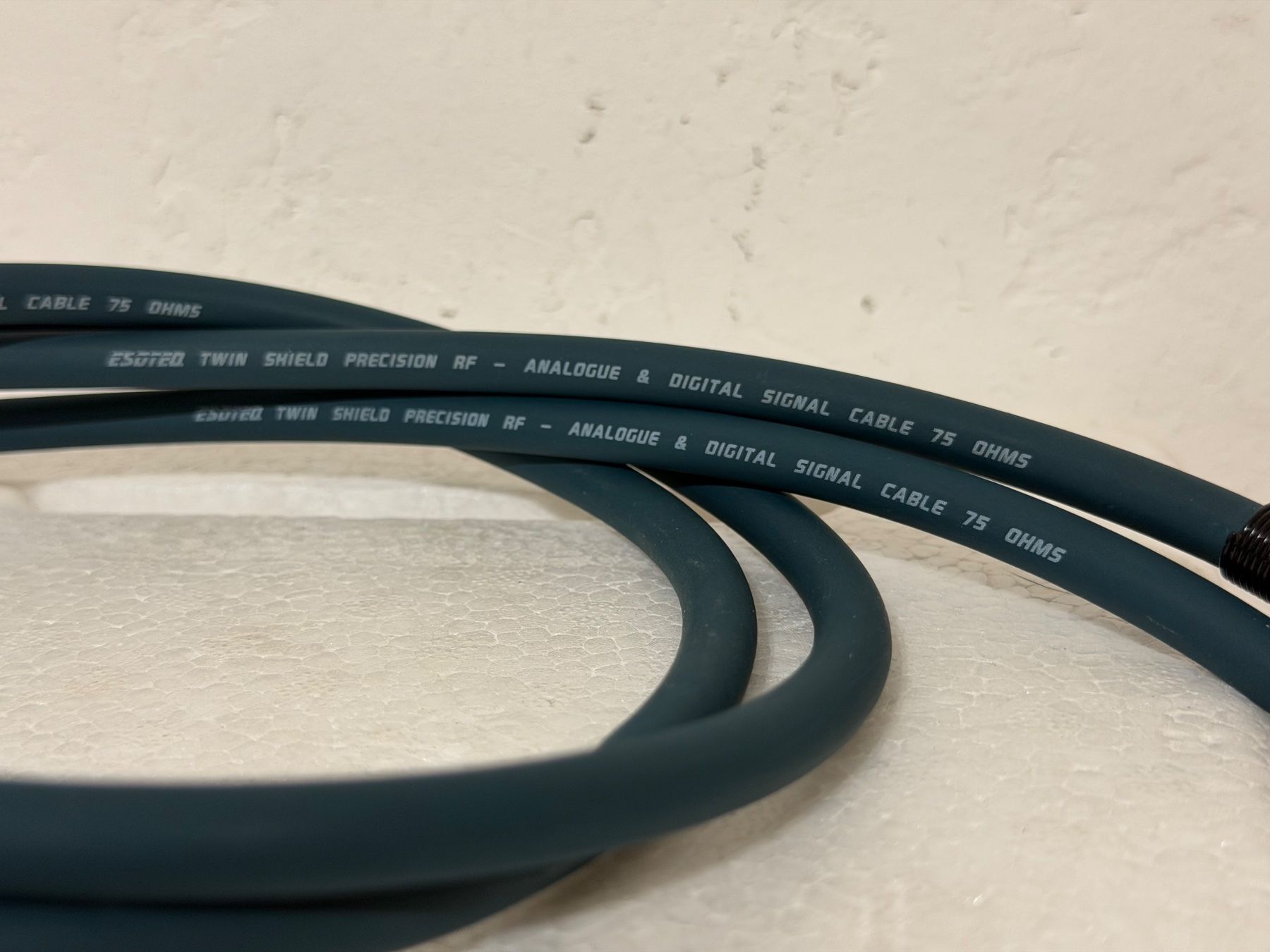 Profigold Cavi: Esoteq Twin Shielded Cinch Kabel – Usato da Plan-Les-Ouates venduto da Shocc 1