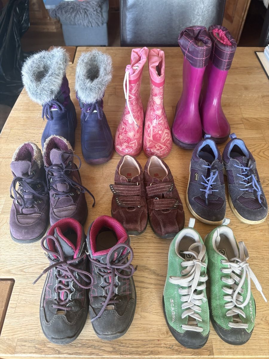 Scarpe per ragazze: Kinderschuhe Gr.27 – Usato da Pany venduto da Augustiner1328