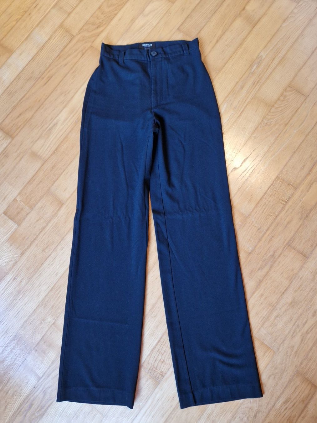 Pull&Bear Pantaloni: schwarze Stoffhose der Marke Pull&Bear in Gr. 34 – Usato da Meierskappel venduto da Funnybean