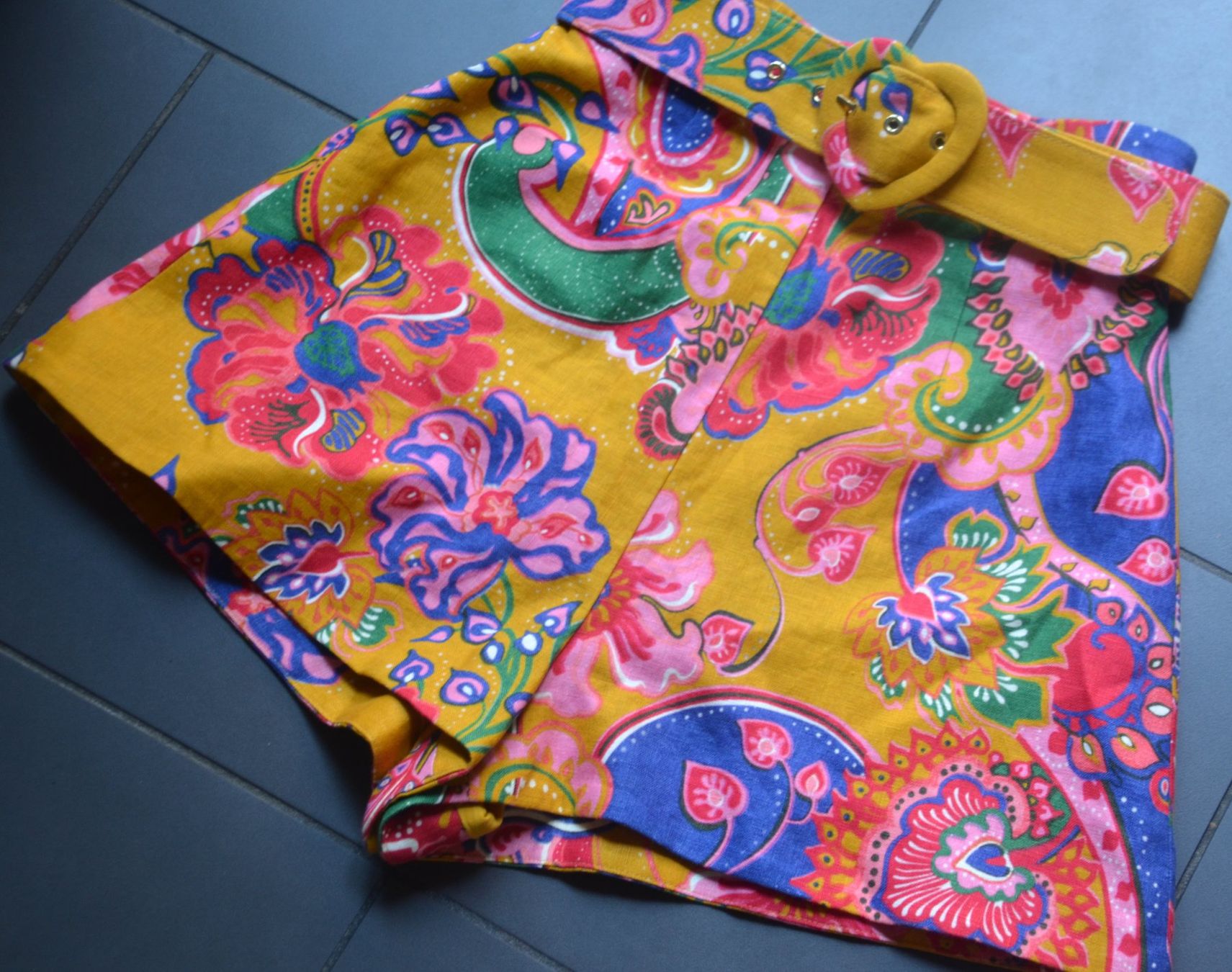 Zimmermann Hosen: Zimmermann Shorts S – Gebraucht aus Collonges von Auganien 4