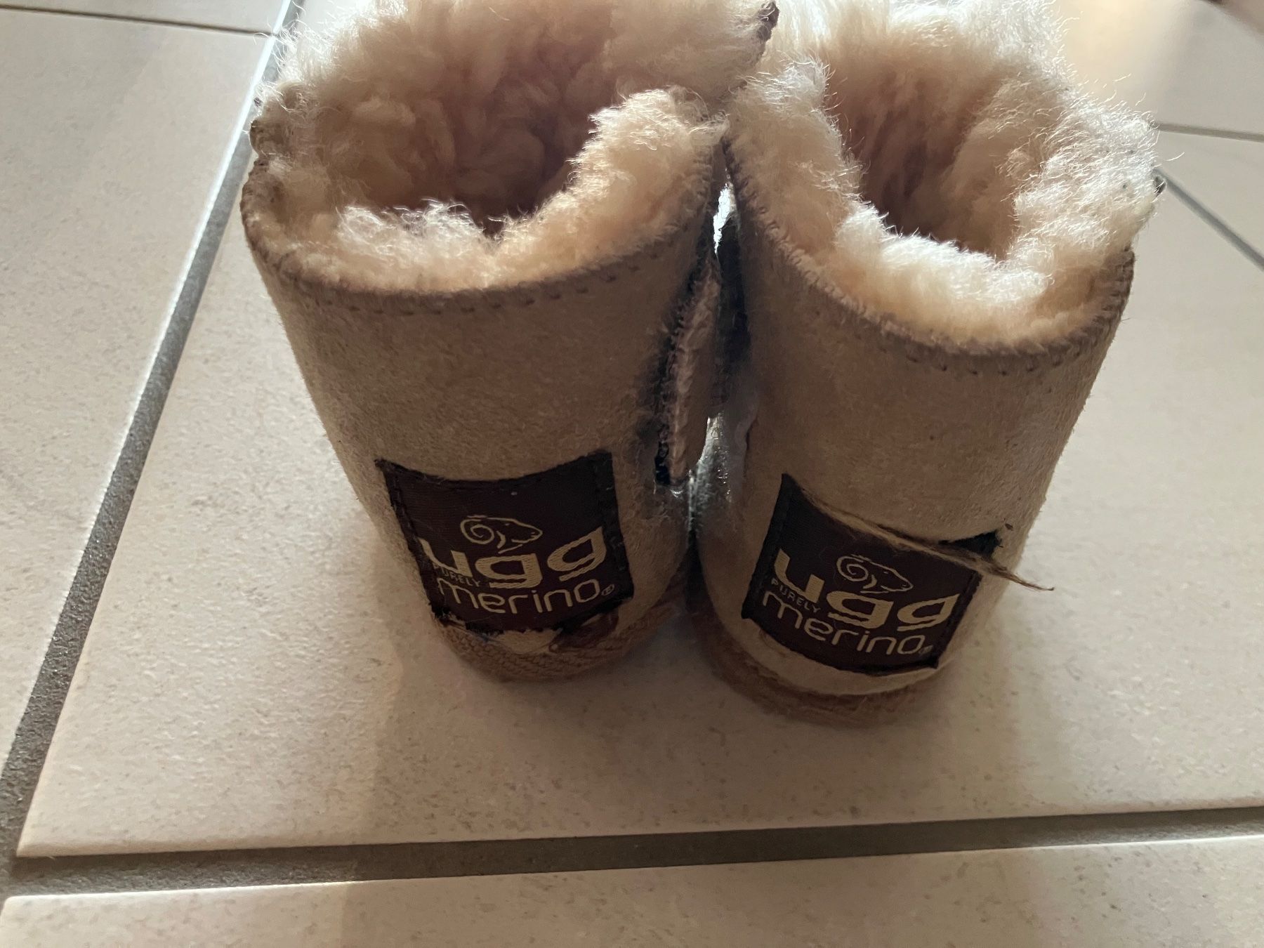 Ugg Chaussures garçon: UGG Boots Baby 16-18 – D'occasion à Chur par steffeli04 1