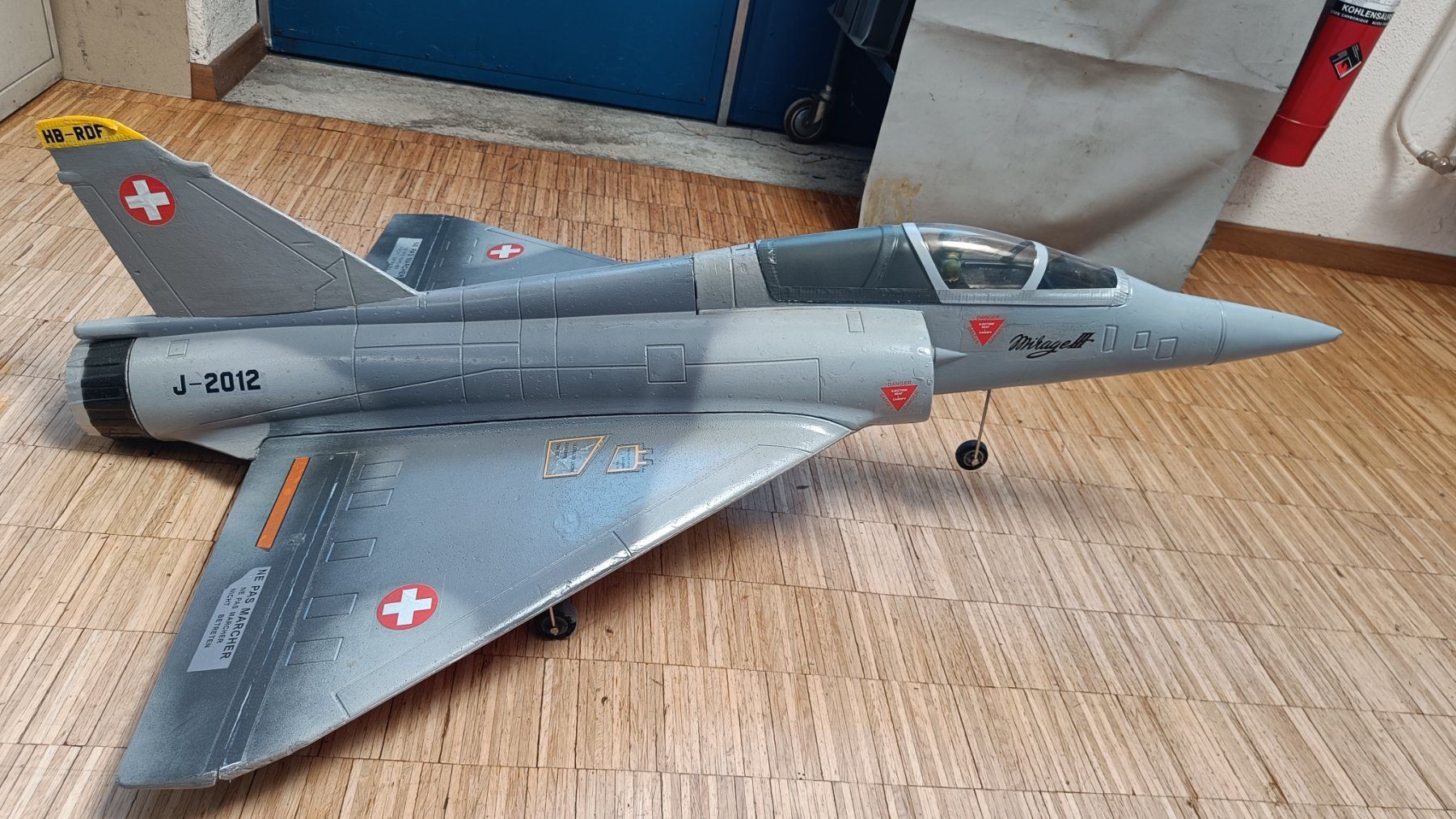 Modellismo RC: Modellflugzeug Mirage III Schweizer Luftwaffe gebraucht – Usato da Meiringen venduto da Ford1