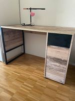 Moderner Schreibtisch mit passendem Stuhl  guter Zustand