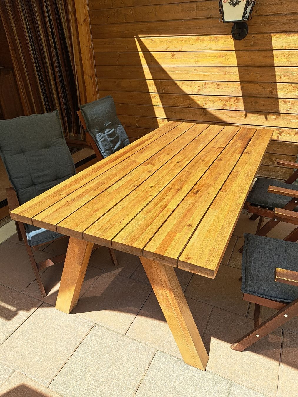 Tische: ROBUSTER GARTENTISCH / HOLZTISCH – Gebraucht aus Hitzkirch von Nikili