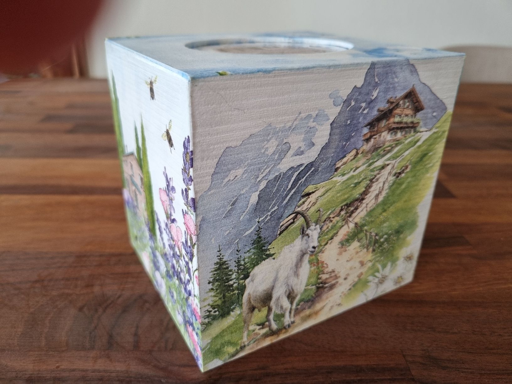 Altro in Decorazioni & Accessori: NEU - Tissuebox - Taschentücher Box - Swiss – Nuovo e nell'imballaggio originale da Kollbrunn venduto da Bilby02
